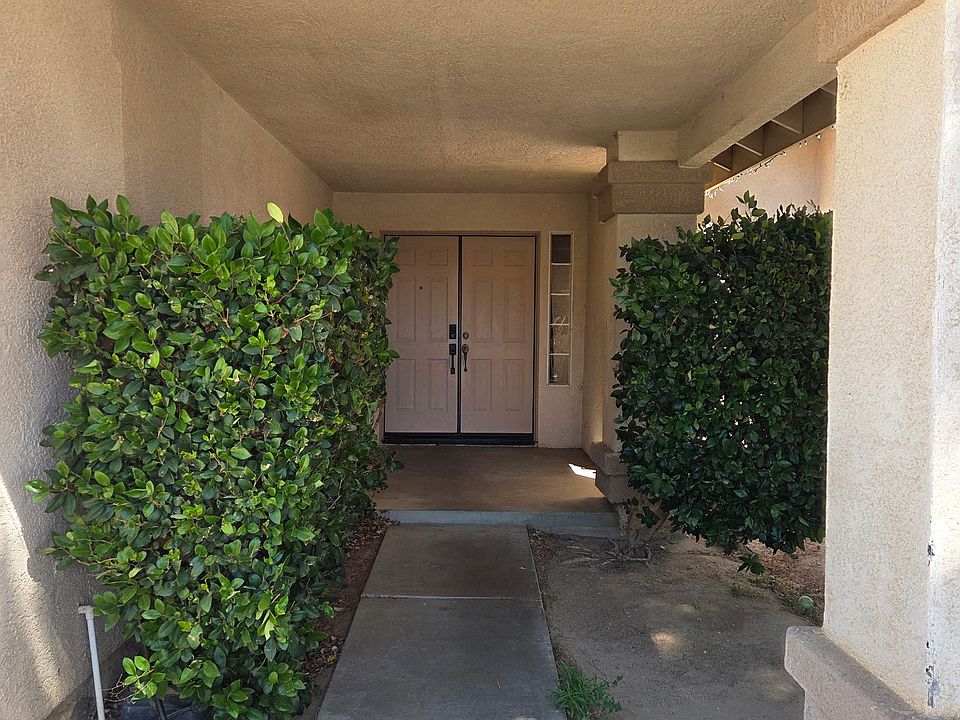 1st image of 38840 Edgemont Dr