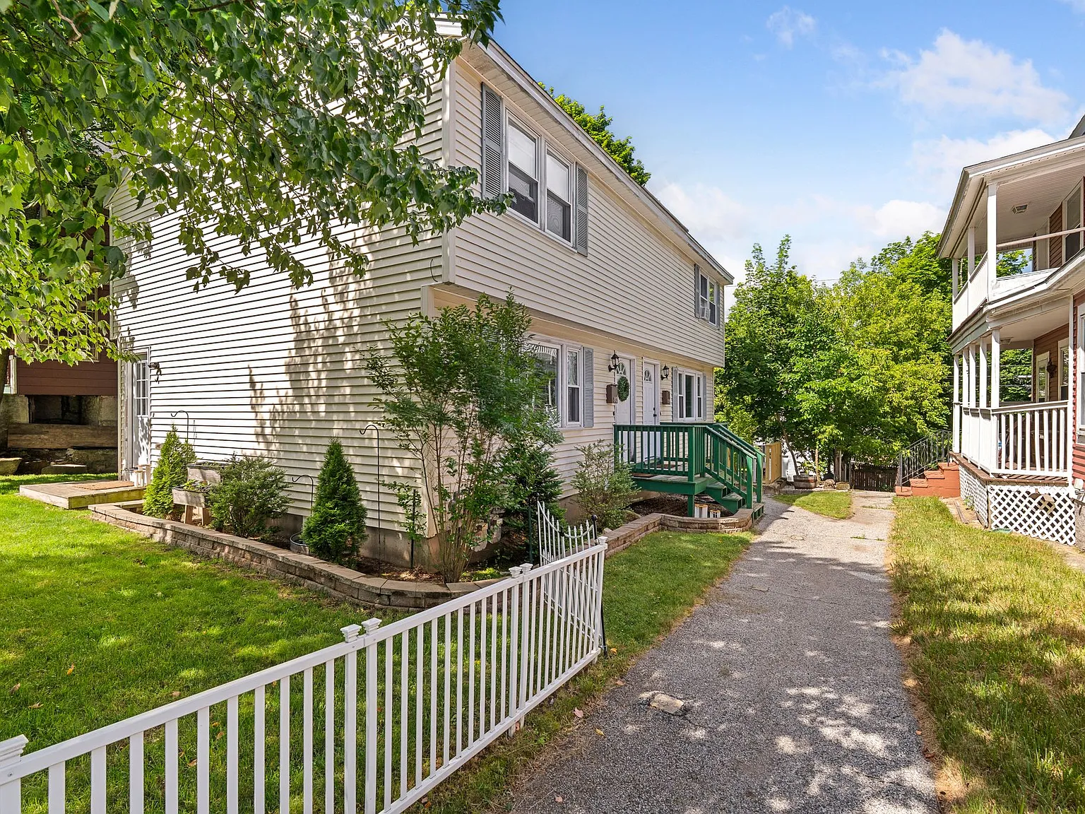 2 bed, 1.5 bath, $2,100 — Photo 1