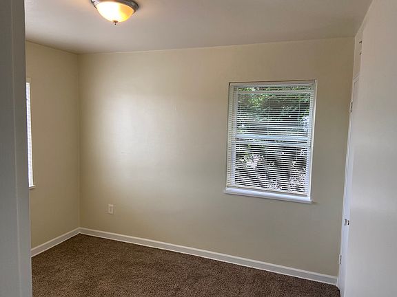 3rd image of 3219 White Oak Dr APT 2