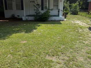 211 S 5th St, Spring Lake, NC 28390