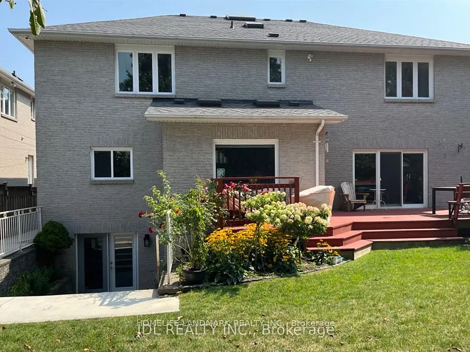 Glencairn Ave
