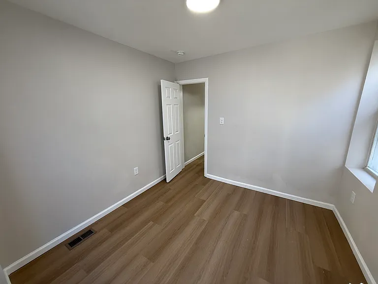 820 N Washington St — Photo 7