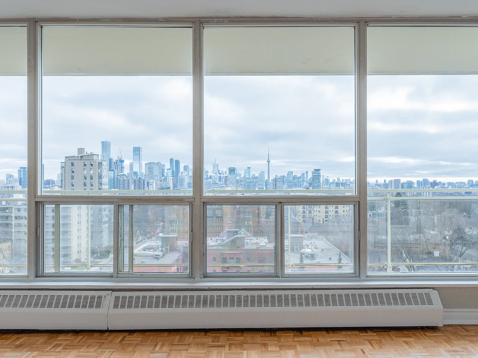160 Balmoral Avenue Toronto — Photo 2
