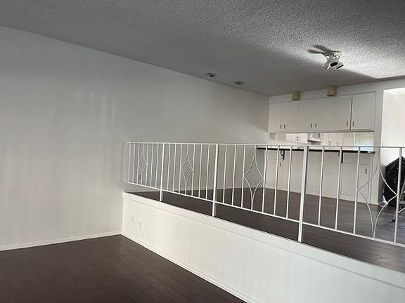 2nd image of 4833 Hazeltine Ave APT 1