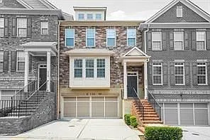 2550 Sibley Dr — Photo 2