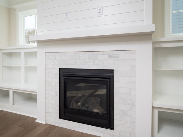 virginia-beach-virginia-402647318 picture