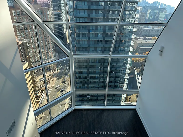 55 Charles St W #3101 — Photo 10