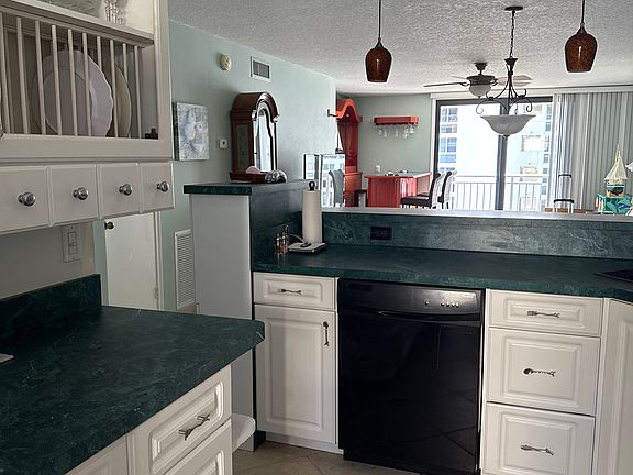 4th image of 3100 NE 48th St APT 709