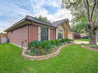 3743 Raindrops Rd, Pasadena, TX 77505