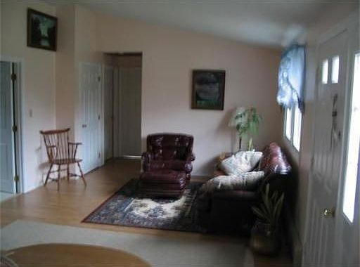 2nd image of 93 Vaughan St