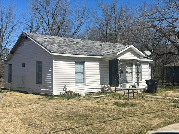 457 E James St, Wills Point, TX 75169