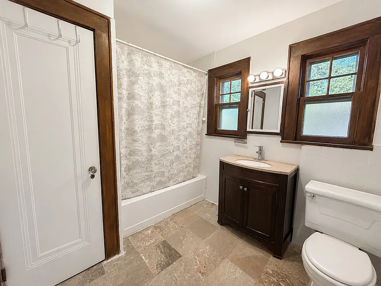 325 Bogert Ave — Photo 11