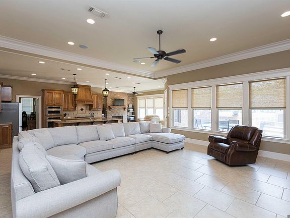 5th image of 14472 Oak Path Dr