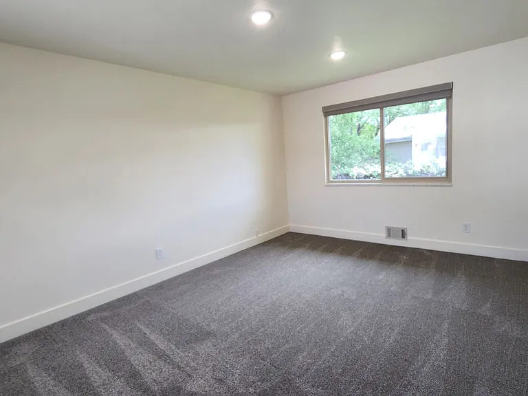 167 W Center St — Photo 16