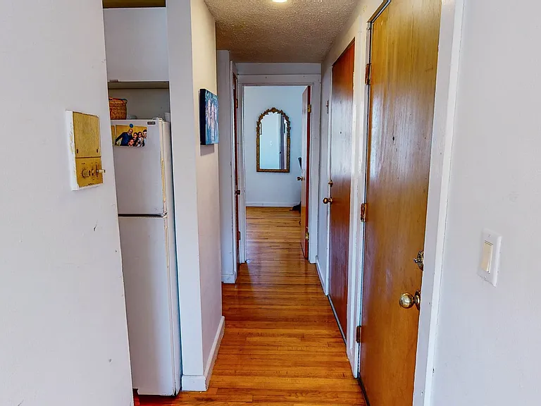 924 State St #1 — Photo 4