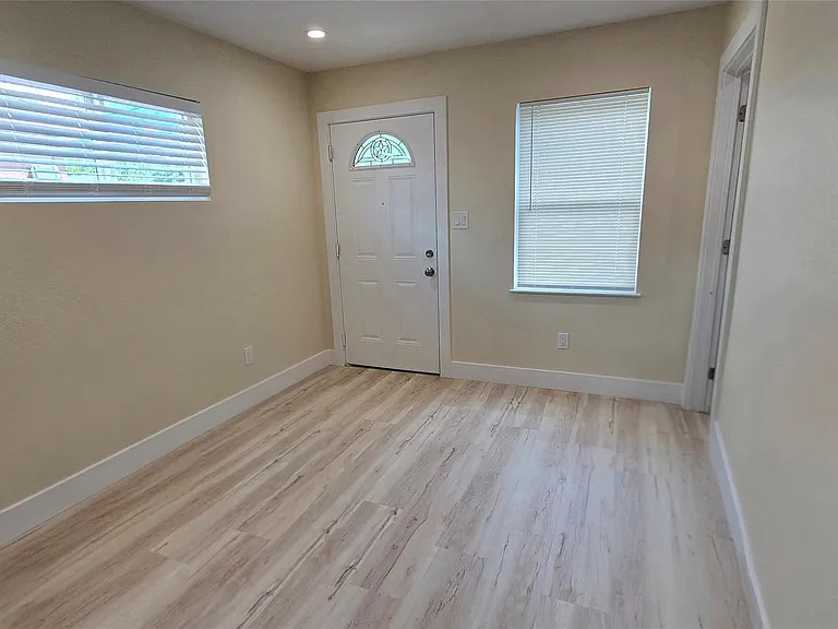 3729 Seabrook St — Photo 3
