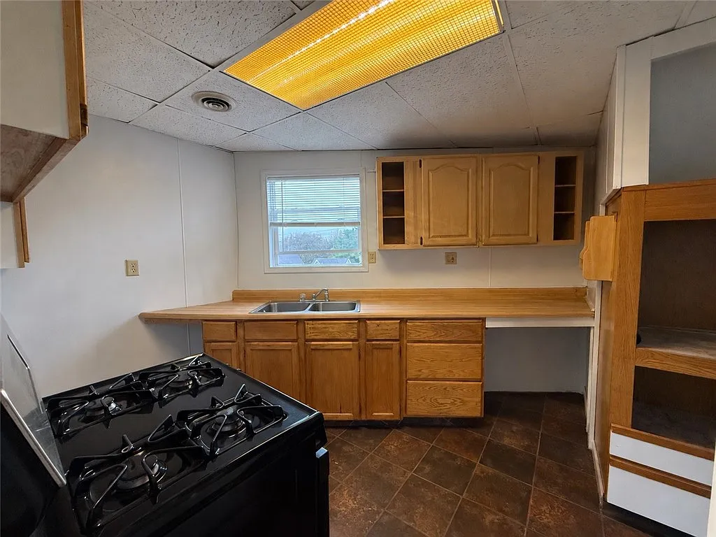 2 bed, 1.0 bath, 768 sqft, $1,100 — Photo 4