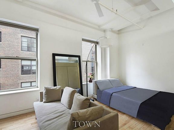 2nd image of 16-20 W 19th St APT 9D