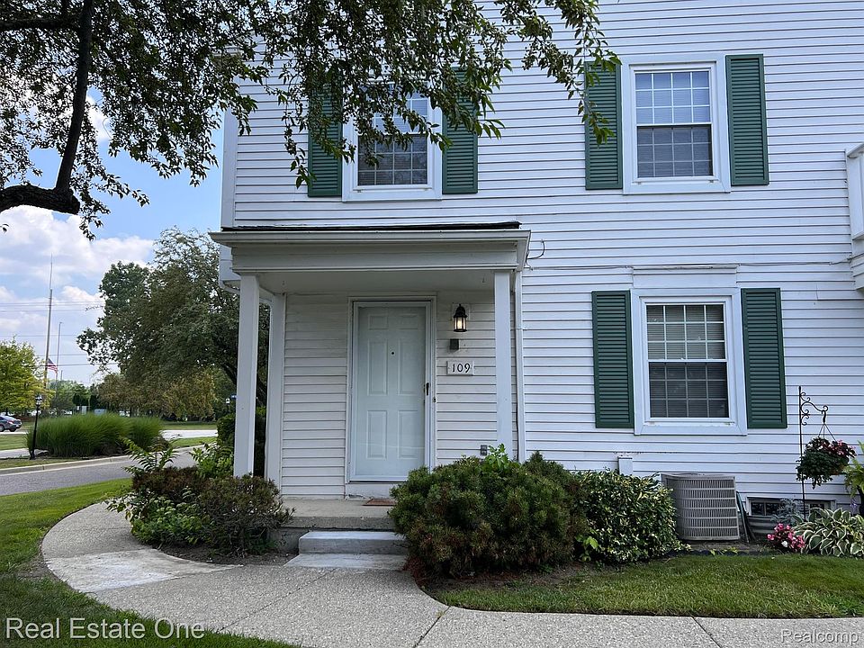 1st image of 109 Lake Village Dr