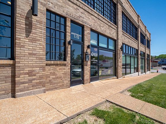 3rd image of 3537 S Kingshighway Blvd #2
