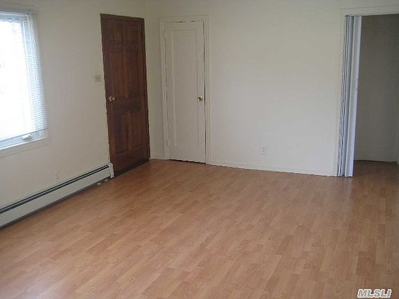 5th image of 8 Libby Ave