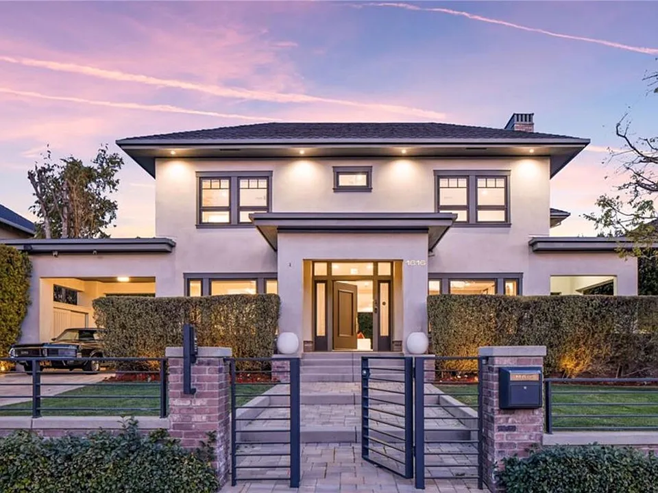 1616 N Ogden Dr