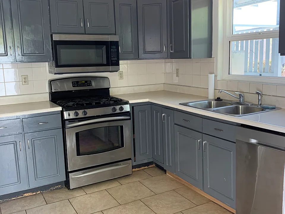 1005 E Water St #2