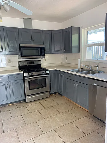 1005 E Water St #2 Photo 1