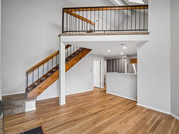 5th image of 846 S Vance St #F
