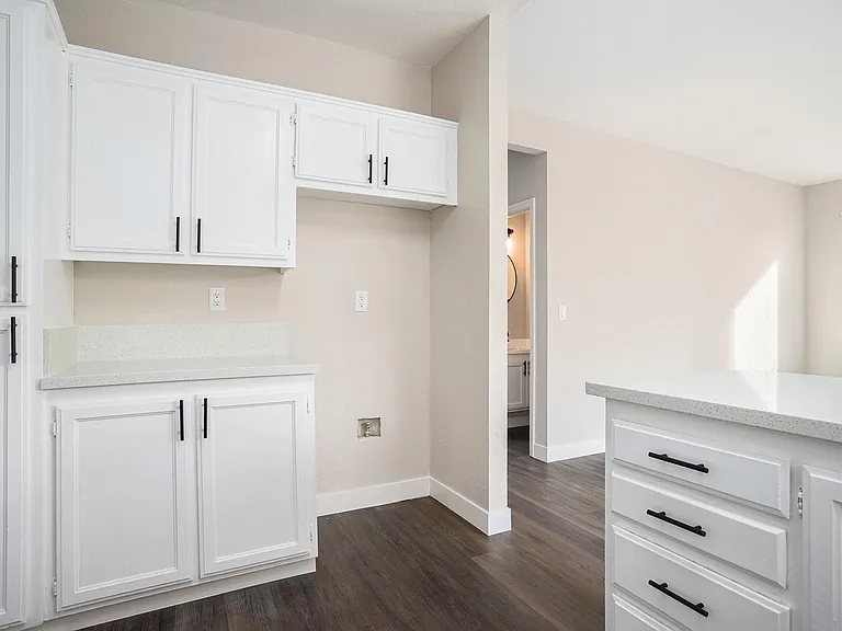 420 Beaulieu Ln — Photo 12