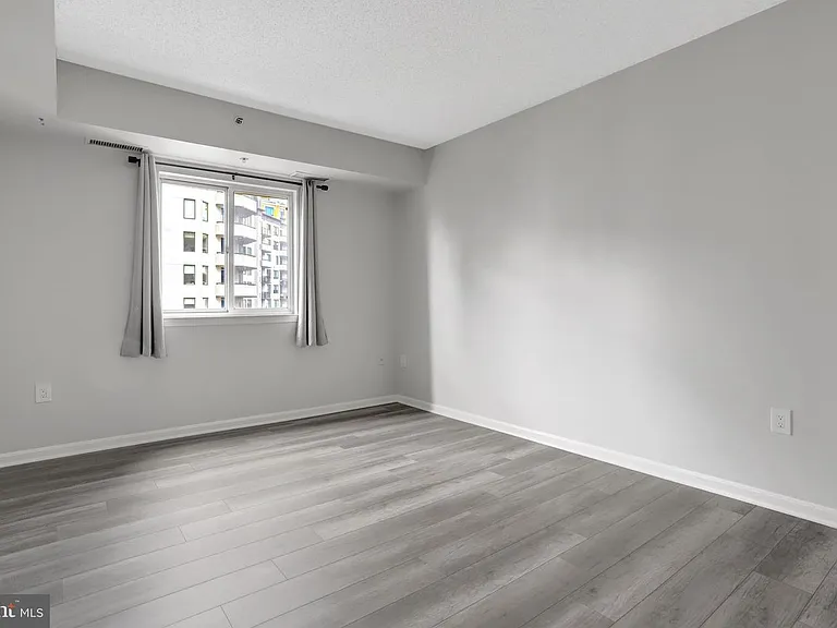 1211 S Eads St #1203 — Photo 17
