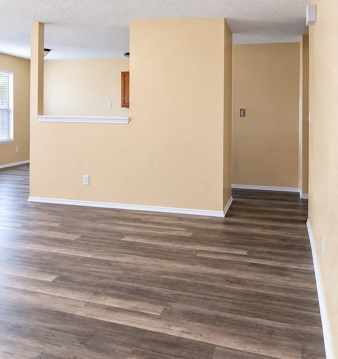 3 bed, 1555 sqft, $1,995 — Photo 4