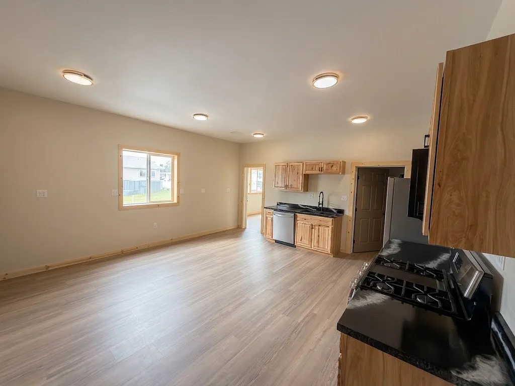1 bed, 945 sqft, $1,950 — Photo 1