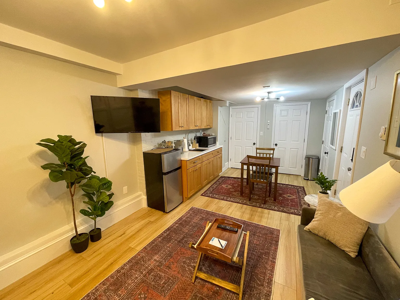 Studio, 400 sqft, $3,675 — Photo 1