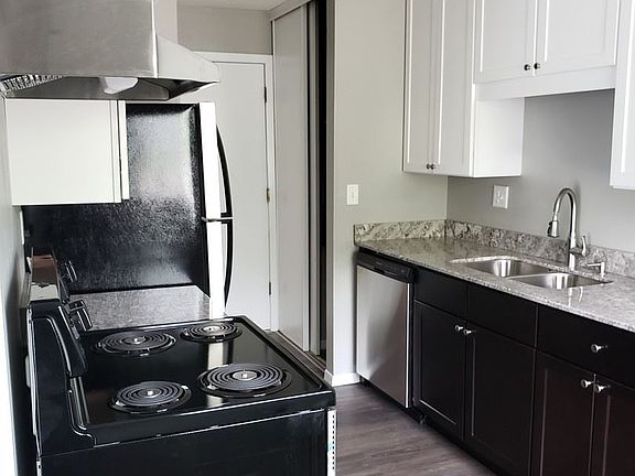 3rd image of 210 County Road B2 E APT 18