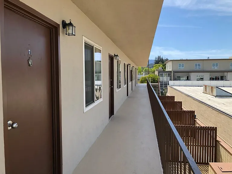 1591 Laurel St — Photo 8
