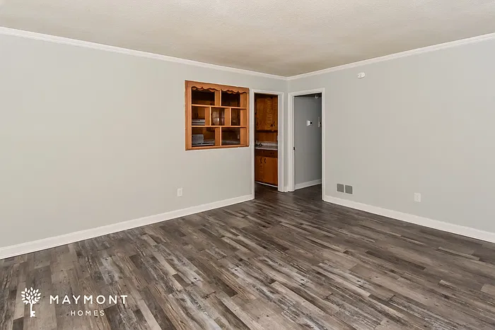 3 bed, 1.5 bath, 1360 sqft, $1,500 — Photo 4