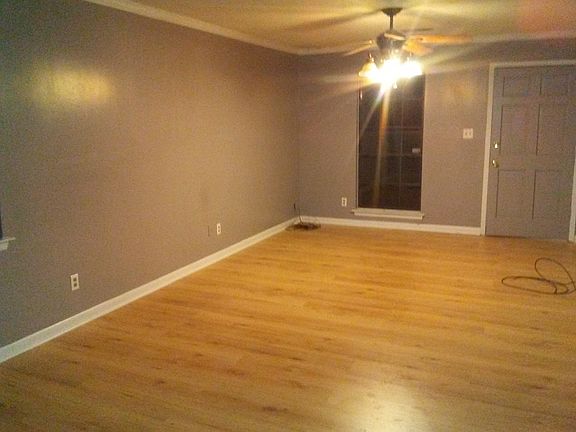 3rd image of 1743 Park Circle Dr