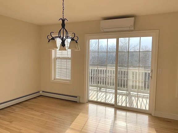 4th image of 44 Ketcham Dr