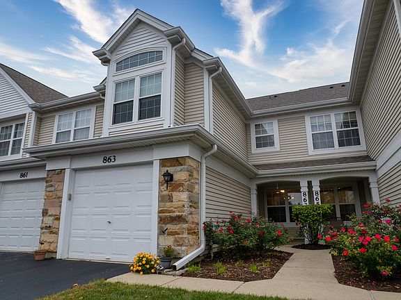 2nd image of 863 Pembrook Ct #863