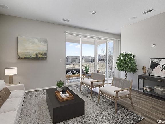 3rd image of 10526 Akron Street