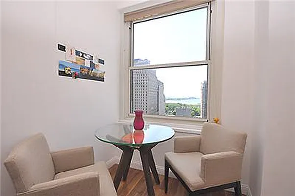 Rented by R New York | media 16