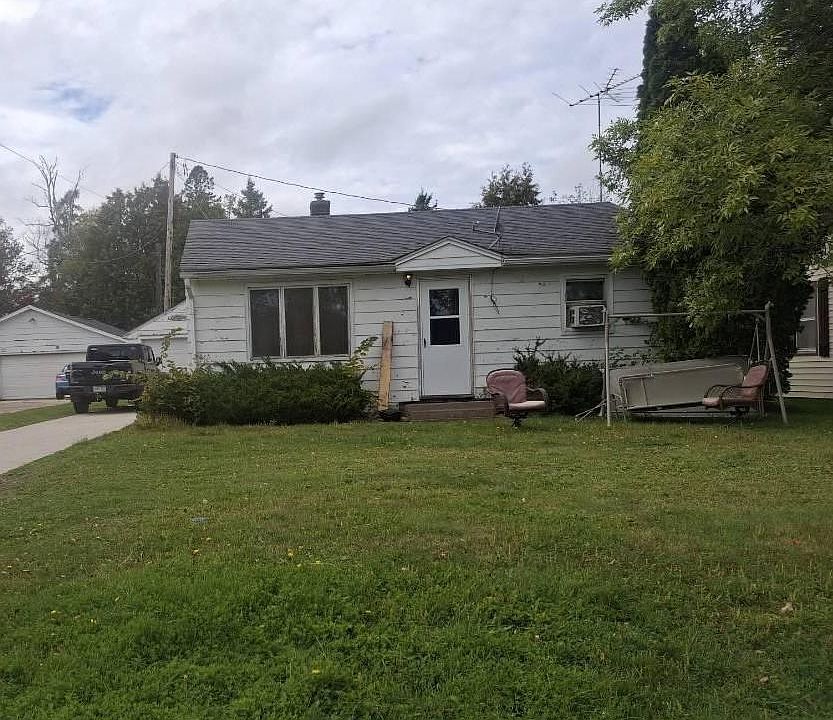 1st image of 4115 4th Ave E
