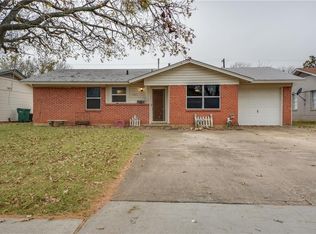 1043 Pebblebrook Dr, Lewisville, TX 75067