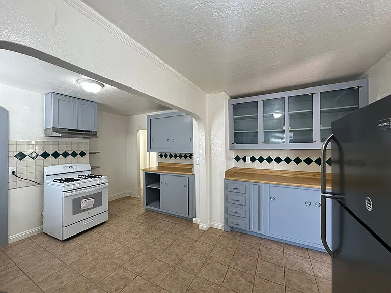 22230 S. Garden Ave, Hayward CA 94541 — Photo 14
