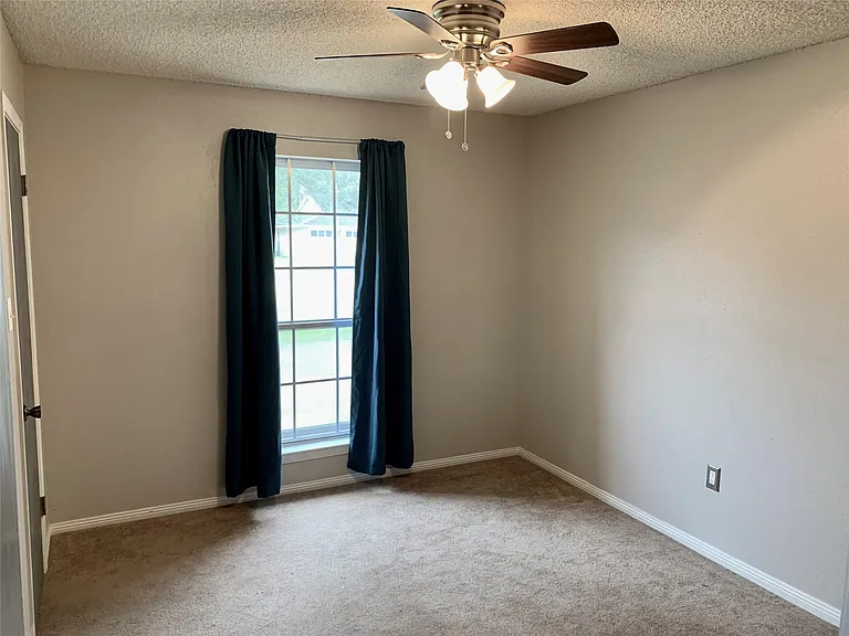 9914 El Chaco St — Photo 14