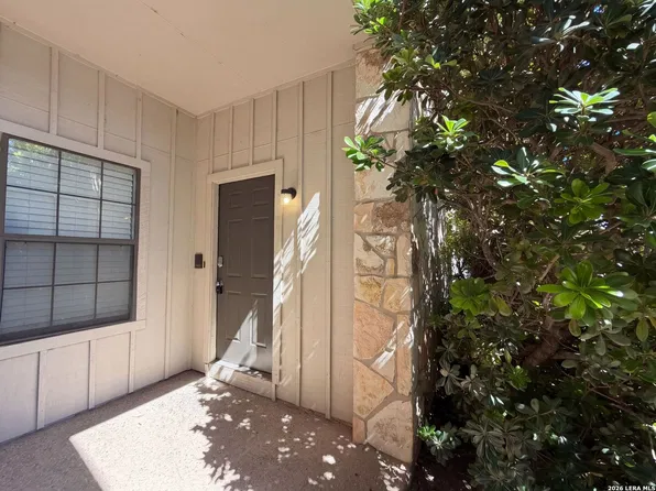 474 SEELE ST #6B, New Braunfels, TX 78130
