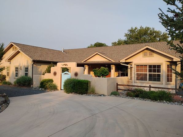 210 SE Eldorado Ct