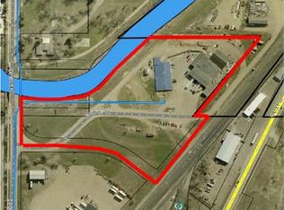 1015 17th St SE, Minot, ND 58701