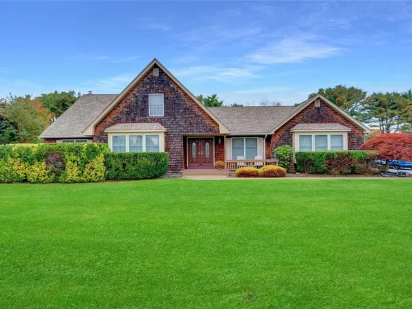 26 Hallock Meadow Drive #N, Stony Brook, NY 11790